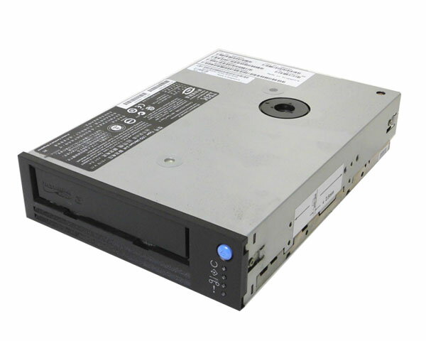 商品名 DELL 0JW030 LTO3 テープドライブ SCSI 内蔵型(JW030) (IBM 95P3680/95P3681) 状態 中古品。動作確認済みです。 送料区分 ゆうぱっく 60サイズ 納期について 通常ご注文頂いてから、3営業日以内の発送となります。※即日発送が可能な場合もありますので、お急ぎの場合は、別途ご相談下さい。 保証期間 商品到着日から3ヶ月間となります中古サーバー専門店のアクアライトでは、DELL 0JW030 LTO3 テープドライブ SCSI 内蔵型(JW030) (IBM 95P3680/95P3681) 他、中古サーバー・保守用パーツを各種販売しております。お探しの仕様・モデル番号などがございましたらお気軽にお問い合わせください。