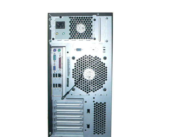 中古 IBM System X3200 4363-PCL PDC E2160 1.8GHz メモリ 2GB HDD 250GB×2(SATA 3.5インチ) DVD-ROM 外観難あり
