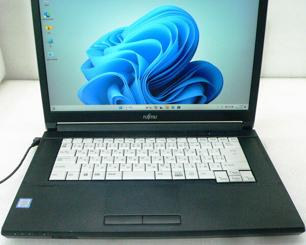 パソコン 中古 Windows11 Pro 64bit 富士通 LIFEBOOK A579/B (FMVA64006) 第8世代 Core i3-8145U 2.1GHz メモリ 8GB 256GB(SSD) 15.6インチ フルHD(1920×1080) ノートパソコン