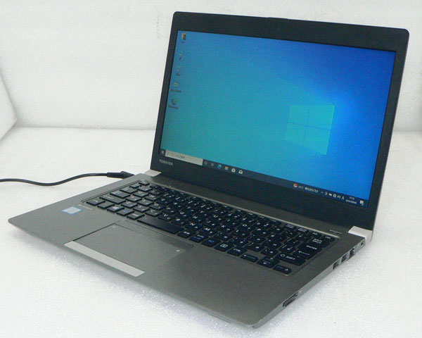 Windows10 Pro 64bit 東芝 dynabook R63/D (PR63DGAAD37QD1H) Core i3-6006U 2.0GHz メモリ 8GB 256GB(NVMe SSD) 13.3インチ(1366×768) WPS Office2付き