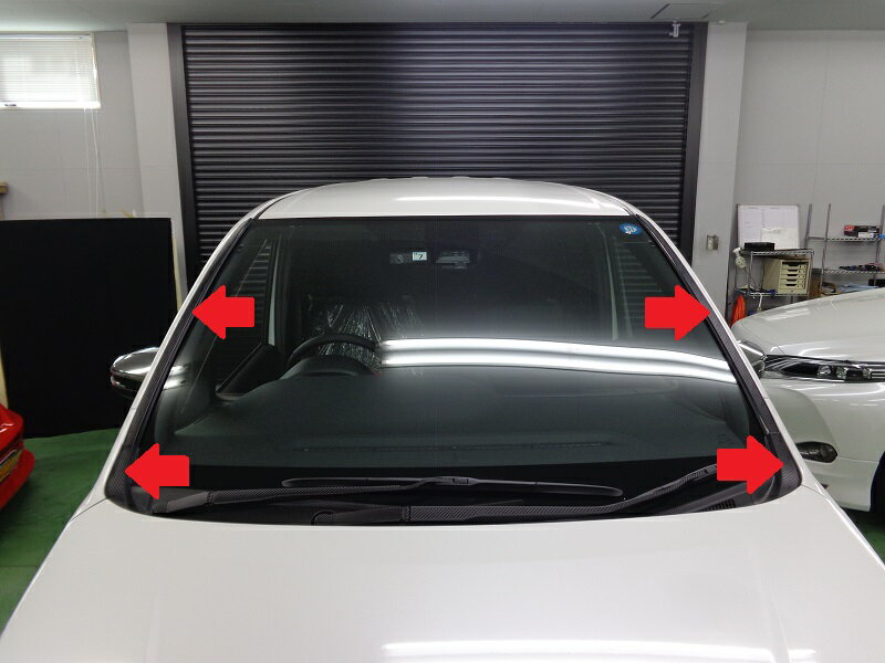 ヴォクシー80系後期　フロントガラスサイドモールシート