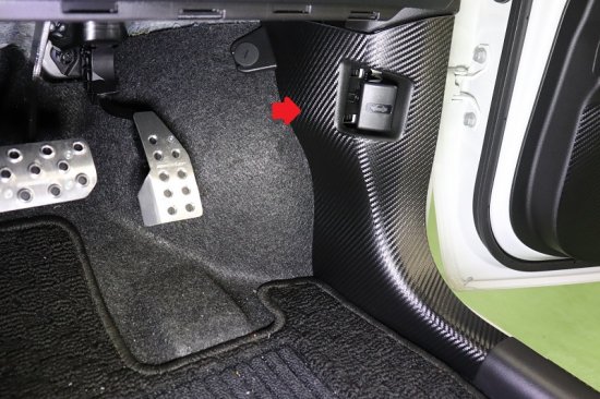 ソリオバンディットMA37S　キックパネル傷防止シート