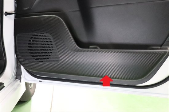 セレナC28　ドアパネル傷防止シート