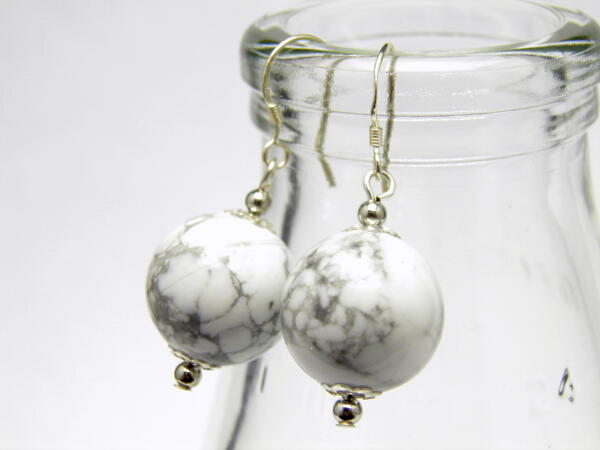 ホワイトハウライト 14mm ピアス 風水 パワーストーン / インペリアルオーラ おしゃれ かわいい オシャレ 可愛い プレゼント ギフト 贈り物