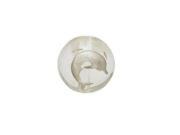 ■商品の内容 水晶12mm 銀彫り イルカ 【彫刻 一粒売りビーズ】 天然石 パワーストーン イルカは庇護のシンボルで、幸運をもたらすと言われています。水晶は世界中の人に愛され、伝統的につかわれてきた、パワーストーンを語る上で欠かせない石です。クセが少なく、持つ人や組み合わせる石を選ばないので、パワーストーン初心者の方にも扱いやすい石です。 ■素材・サイズ 素　材：水晶サイズ：12mm玉 内祝い・お返し 出産内祝い 結婚内祝い 新築内祝い 快気祝い 入学内祝い 結納返し 香典返し 引き出物 結婚式 引出物 法事 引出物　お礼 謝礼 御礼 お祝い返し お祝い 成人祝い 卒業祝い 結婚祝い 出産祝い 誕生祝い 初節句祝い 入学祝い 就職祝い 新築祝い 開店祝い 移転祝い 退職祝い 還暦祝い 古希祝い 喜寿祝い 米寿祝い 退院祝い 昇進祝い 栄転祝い 叙勲祝い こんな方への贈り物に・・ お父さん お母さん 兄弟 姉妹 子供 おばあちゃん おじいちゃん 奥さん 彼女 旦那さん 彼氏 先生 職場 先輩 後輩 同僚 法人向け プレゼント お土産 手土産 プチギフト お見舞 ご挨拶 引越しの挨拶 誕生日 バースデー お取り寄せ 開店祝い 開業祝い 周年記念 記念品 お茶請け 菓子折り おもたせ 贈答品 挨拶回り 定年退職 転勤 来客 ご来場プレゼント ご成約記念 表彰 季節のご挨拶 御正月 お正月 御年賀 お年賀 御年始 母の日 父の日 初盆 お盆 御中元 お中元 お彼岸 残暑御見舞 残暑見舞い 敬老の日 寒中お見舞 クリスマス バレンタイン お歳暮 御歳暮 春夏秋冬 季節のギフト 1月 お年賀 正月 成人の日 2月 節分 旧正月 バレンタインデー 3月 ひな祭り ホワイトデー 春分の日 卒業 卒園 お花見 春休み 4月 イースター 入学 就職 入社 新生活 新年度 春の行楽 5月 ゴールデンウィーク こどもの日 母の日 6月 父の日 7月 七夕 お中元 暑中見舞 8月 夏休み 残暑見舞い お盆 帰省 9月 敬老の日 シルバーウィーク 10月 孫の日 運動会 学園祭 ブライダル ハロウィン 11月 七五三 勤労感謝の日 12月 お歳暮 クリスマス 大晦日 冬休み 寒中見舞い お急ぎ ノベルティにおススメです。 商品概要：天然石 インペリアルオーラでは、国内・海外で買い付けした天然石、原石、隕石、ポイント、クラスター、、ヒーリングストーン、丸玉、置物、化石、マッサージ棒、クリスタルチューナー、ホワイトセージ・パロサント、誕生石、天然石（ビーズ）、木製ビーズ、彫刻ビーズ、彫刻パーツ、梵字、ご本尊、四神獣、開運文字・模様・神様、般若心経、九字真言、十二支、龍、白蛇、天珠、七福神・十福神、戦国武将、スポーツ・八咫烏、天使モチーフ、十二星座、花・植物ビーズ、天然石ツリー、開運カード（護符）、開運財布、開運インテリア、開運アート、開運グッズ、扇子、チベット密教法具、ハンドメイド・手づくり、チャーム（パーツ）、副資材、パワーストーンのブレスレット（バングル）やネックレス、ペンダント、勾玉、アンクレット、念珠（数珠）、ボサ玉、ストラップ（キーホルダー）、ピアス（イヤリング）、リング（指輪）、シルバー925・ステンレスアクセサリー、サンキャッチャー、ブローチ、コサージュ、ポーチ（巾着袋）ペンデュラムなどの占い・開運・風水・パワーストーン・パワーストーンアクセサリー、オリジナル商品等、時計工具、ジュエリー・腕時計・ケア・修理用品・電池・工具を販売しております。自分用、創作用、制作用、手作り、ハンドメイドなどに便利な単体での販売から、おしゃれ、かわいい、シンプルで普段使いにも使えるアクセサリー、ファッション小物、メンズ(男性用)、レディース(女性用)、インテリアのアクセント、プレゼントやギフト、プチギフト、自分用のご褒美、母の日、父の日、敬老の日、お誕生日、クリスマスプレゼントなど、ちょっとしたプレゼントにもぴったりなアイテムを取り揃えています。この機会に、ぜひお買い物をお楽しみください。