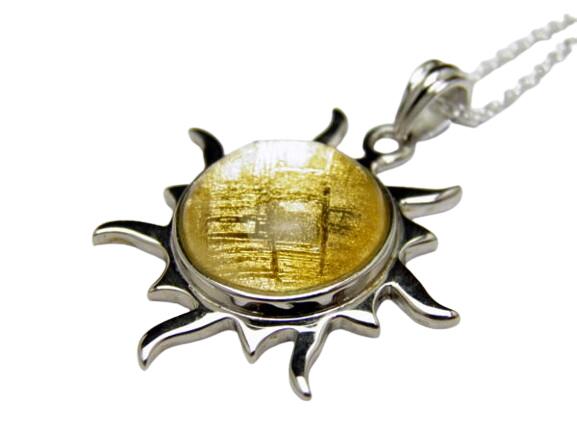 高級1点物 【ペンダントトップ】ギベオン(ゴールデン) 太陽型 現品 ネックレスチェーン・ケース付き 送料無料 ナミビア産 天然石 パワーストーン プチギフト ...
