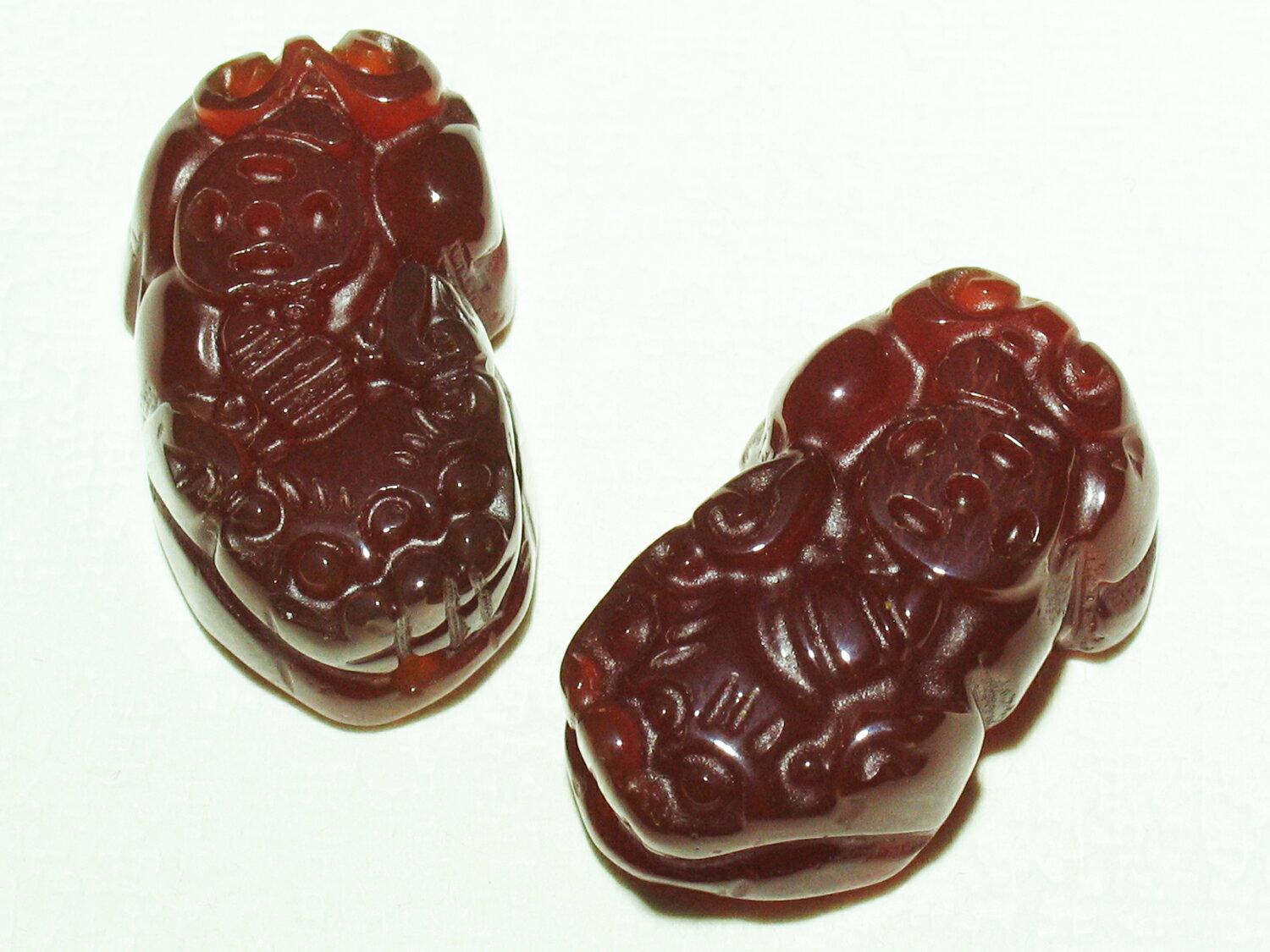 貔貅ペア ヒキュウ ひきゅう 赤瑪瑙 パーツ 約25×15×10mm 前後 天然石 パワーストーン プチギフト 転勤 退職 お礼 母の日 敬老の日 ギフト / インペリアルオーラ おしゃれ かわいい オシャレ 可愛い プレゼント ギフト 贈り物