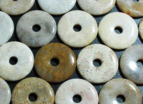 珊瑚の化石 (フォシルコーラル) ピーディスク（円環/ドーナツ）バラ売り パワーストーン / インペリアルオーラ おしゃれ かわいい オシャレ 可愛い プレゼント ギフト 贈り物