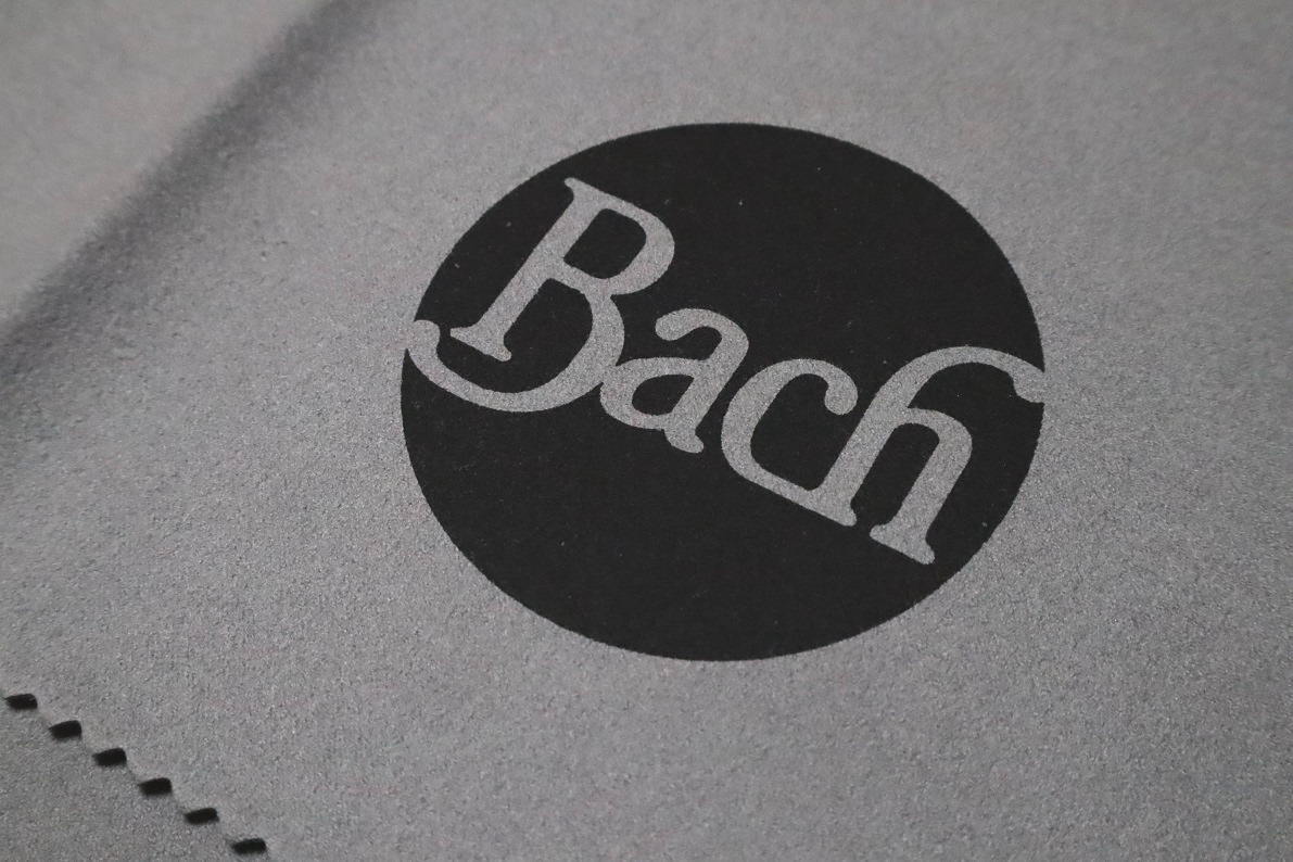 アラバスタ ミュージックのVincent Bach　NONAKA POLISHING CLOTH バック・ゴロ　ポリッシング・クロス　トランペット・トロンボーンにおすすめ！｜アングル2
