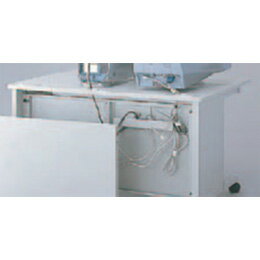 デスク背面の余った配線コードを隠すことができ、スッキリした印象になります。 取り寄せ品となることがあり、出荷まで一週間から10日かかる場合がございます。 ●本体寸法：W665×D25×H550mm ●材質：スチロール　メラニン焼付塗装