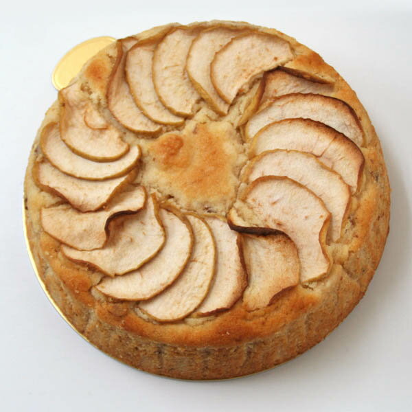 【アレルギーの方のためのケーキ】卵・小麦粉不使用！かつらぎ町産りんごをたっぷり使った米粉のケーキ（18cm/送料別/冷凍便）のサムネイル