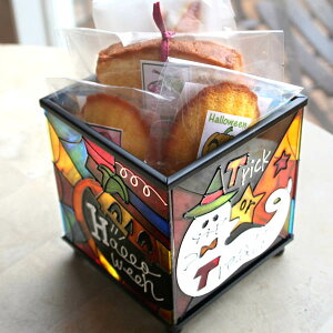 ハロウィンスイーツギフト「ステンドグラス〜ジャック オ ランタンとゴースト」キューブ型ボックス入り　カボチャやフルーツの焼き菓子5個入りプチギフト