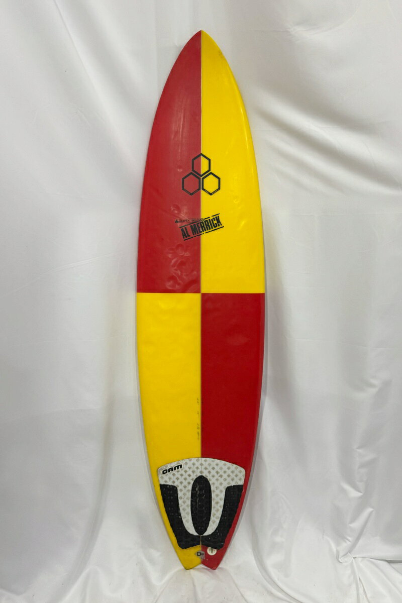 [BOARD DATE] ■ブランド：CHANNEL ISLANDS ■状態：セルフリペア箇所、フットマーク、凹みあり。 フィンのネジなし等有る中古現状販売となります。 ■Length[全長]：6’3”（190.5cm） ■Width[最大幅]：19”（48.26cm） ■Thickness[最大厚]：2 1/4”（5.72cm） ■重量：3.2kg（FIN除く） ■素材：Polyester(ポリエスター) ■FIN形状：FCS/TRI ■付属品：なし ■ご注意：商品管理には万全を期しておりますが、あくまでも中古品です。 ご理解の上ご購入お願い致します。撮影時の状況により実際の商品と異なって 見える場合がございます。運送会社営業所どめでの発送となります。あらかじめご了承ください。 ■■■このボードについて■■■ やや長さのあるショートボードで長身の方やサイズのある波のコンディションで使いたい時に おすすめの1本です。