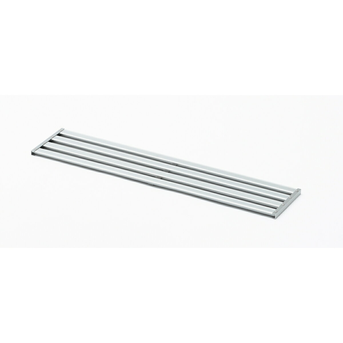 ※使用イメージ 品名 アルミ製フラワーステージ900 品番 GD-1890 本体サイズ（約） 895×195×14.5mm（幅×奥行き×高さ） 重量（約） 0.56kg 色 シルバー 特長 ・耐荷重：25kg ・軽くて丈夫なアルミ製。 仕様 アルミ製。 発売元 株式会社サンカ（新潟県三条市）、原産国／中国。 その他 ・商品画像はイメージです、実際の商品とは色合いなどが異なります。 ※メーカーお取り寄せのため、お届けまでに一週間から10日ほど頂戴 する場合がございます。 ※輸入品のため、メーカー在庫切れの場合は1ヶ月ほどかかる場合が ございます。