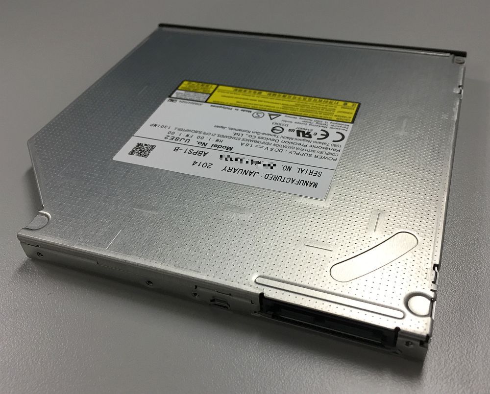 �ڿ��ʡ�1ǯ�ݾ� Panasonic �ѥʥ��˥å� SATA��³ 9.5mm�� �����DVD�����ѡ��ޥ���ɥ饤�� UJ-8E2