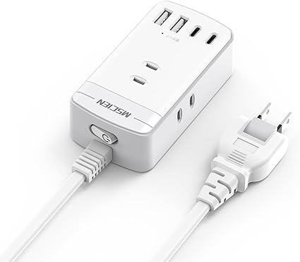 【一台七役】：3個AC差込口、2個USB-Cポートと2個USB-Aポートがある電源タップです。3面にはAC差込口が1口ずつあり、配線がスッキリです。【スイッチ付き】：一括スイッチが付いており、接続した機器の電源を一度にオン/オフできます。【延長コード】：延長コードを採用し、配線が便利です。【雷ガード付き】：雷ガードを搭載しており、耐熱性に優れた素材を使用しており、使用が安心です。【スイングプラグ・壁掛け用フック穴】：スイングプラグは180°回転できるので、狭いスペースでも配線しやすいです。壁掛け用フック穴があり、壁等の場所に掛けて使用できます。サイズ ： 2Mサイズ ： 18 x 12.5 x 3.5 cm; 290 g