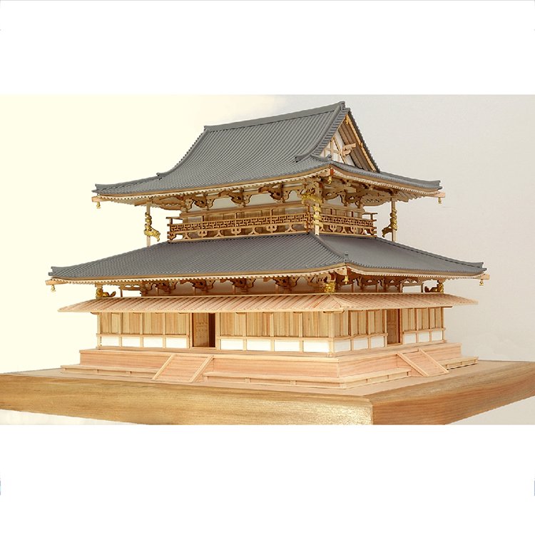 製品名　1/75 法隆寺　金堂 改良版完成サイズ　全幅：368mm　奥行：324mm　全高：268mm製作参考時間　50時間難易度　3※製品はキットで、完成品や半完成品ではありません。キットは、日本最古の木造建築であり世界文化遺産である法隆寺「金堂」を、ヒノキ材を中心とした木製部品による構成で、美しく、どなたにも組立てを楽しめるよう改良した新製品です。金堂の安定感のある屋根形状が、レーザー加工された骨組で正確に再現できます。その他、高欄や格子窓など細部に至るまで質の良い木製加工部品で表現。支柱に巻き付く昇り龍、くだり龍などの彫像は精巧な金属パーツを用いて金堂の魅力を引き立てます。沖縄県と一部離島へはお届けできません。