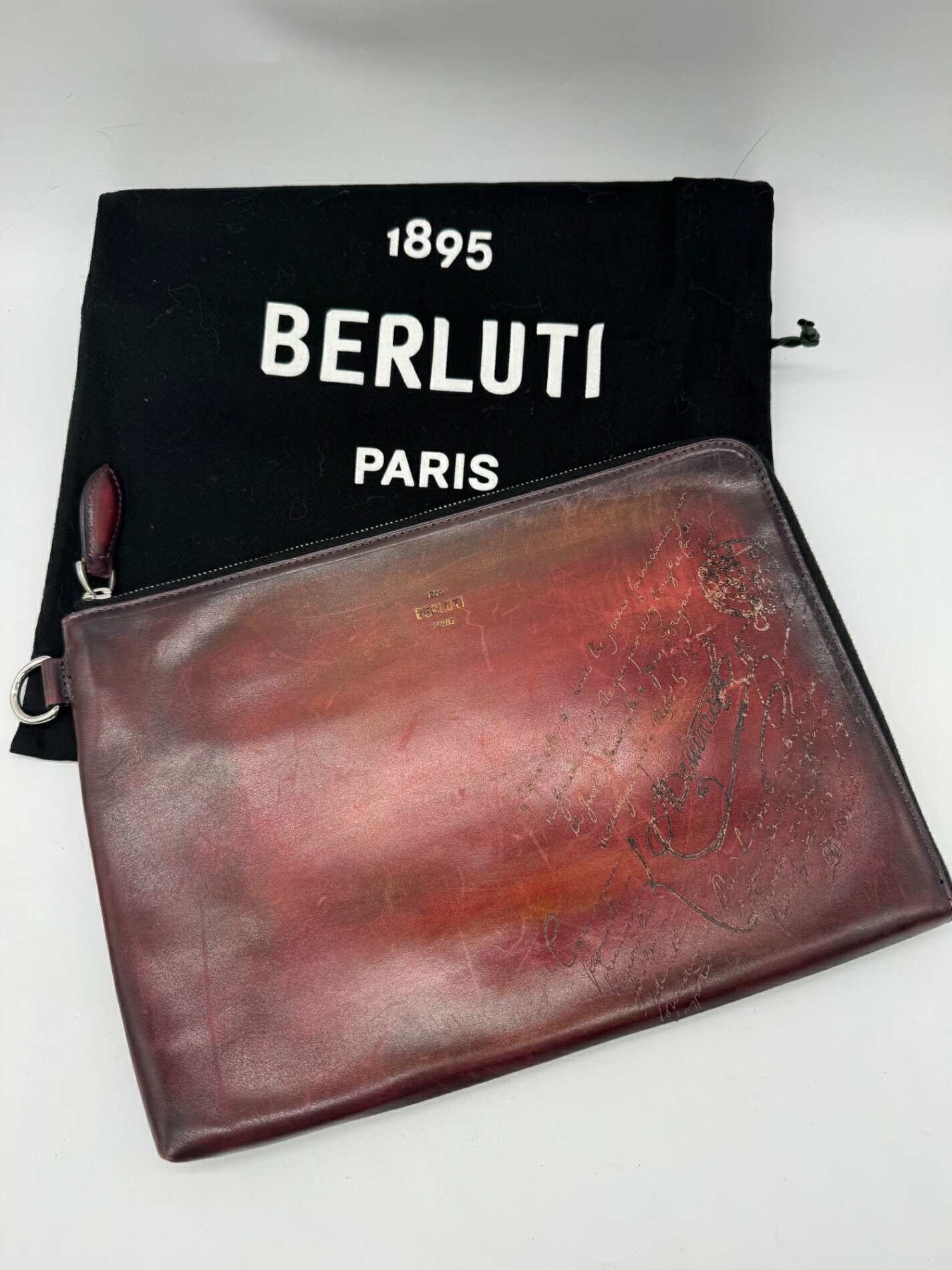 Rakuten - 良品 Berluti ベルルッティ カリグラフィー ニノGM クラッチバッグ p1476 レッド 赤 メンズ