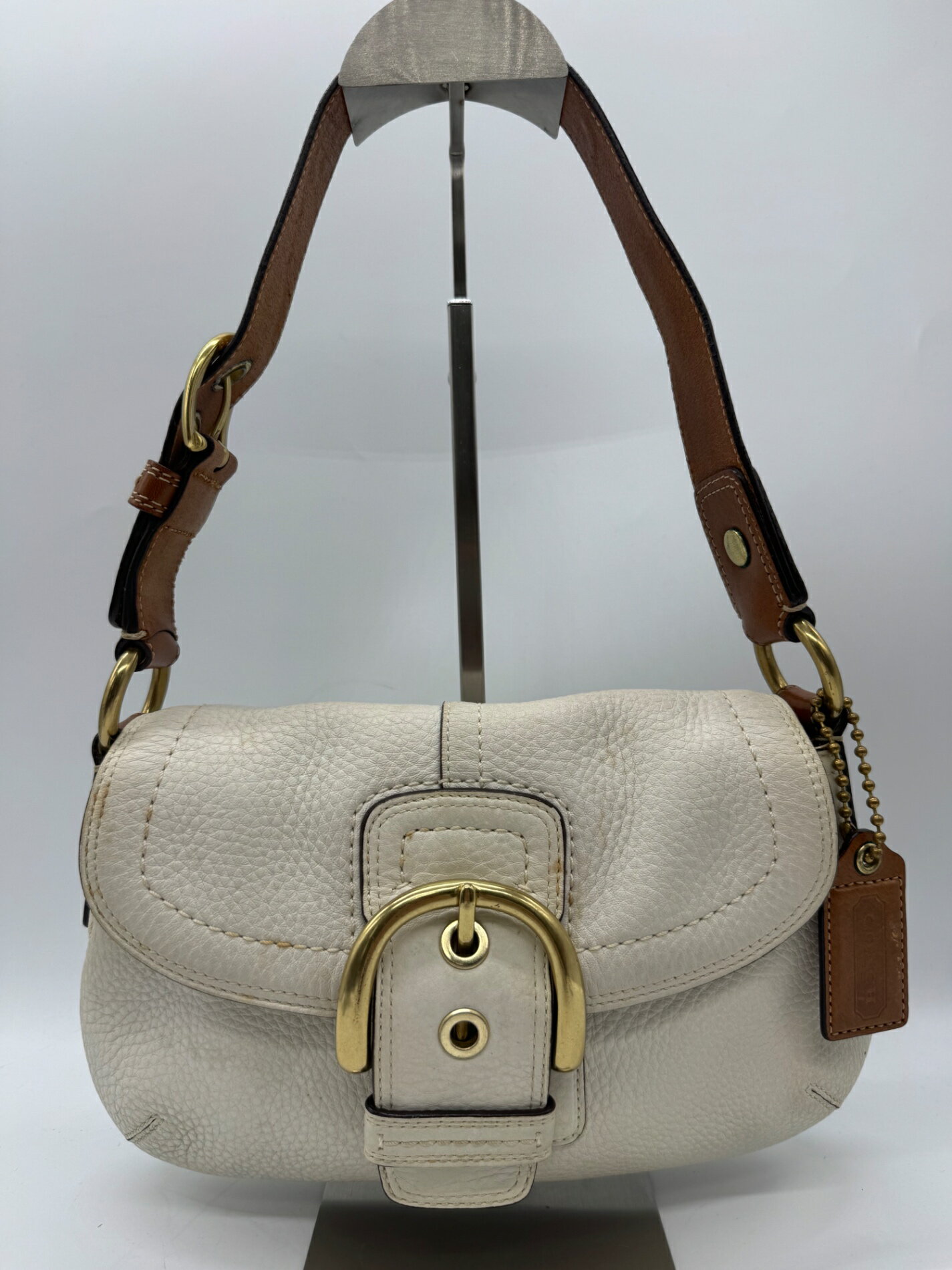 Rakuten - 【良品】COACH コーチ ベルト金具 レザー ホーボー バッグ P1009 ホワイト×ブラウン 白 茶 レディース 中古