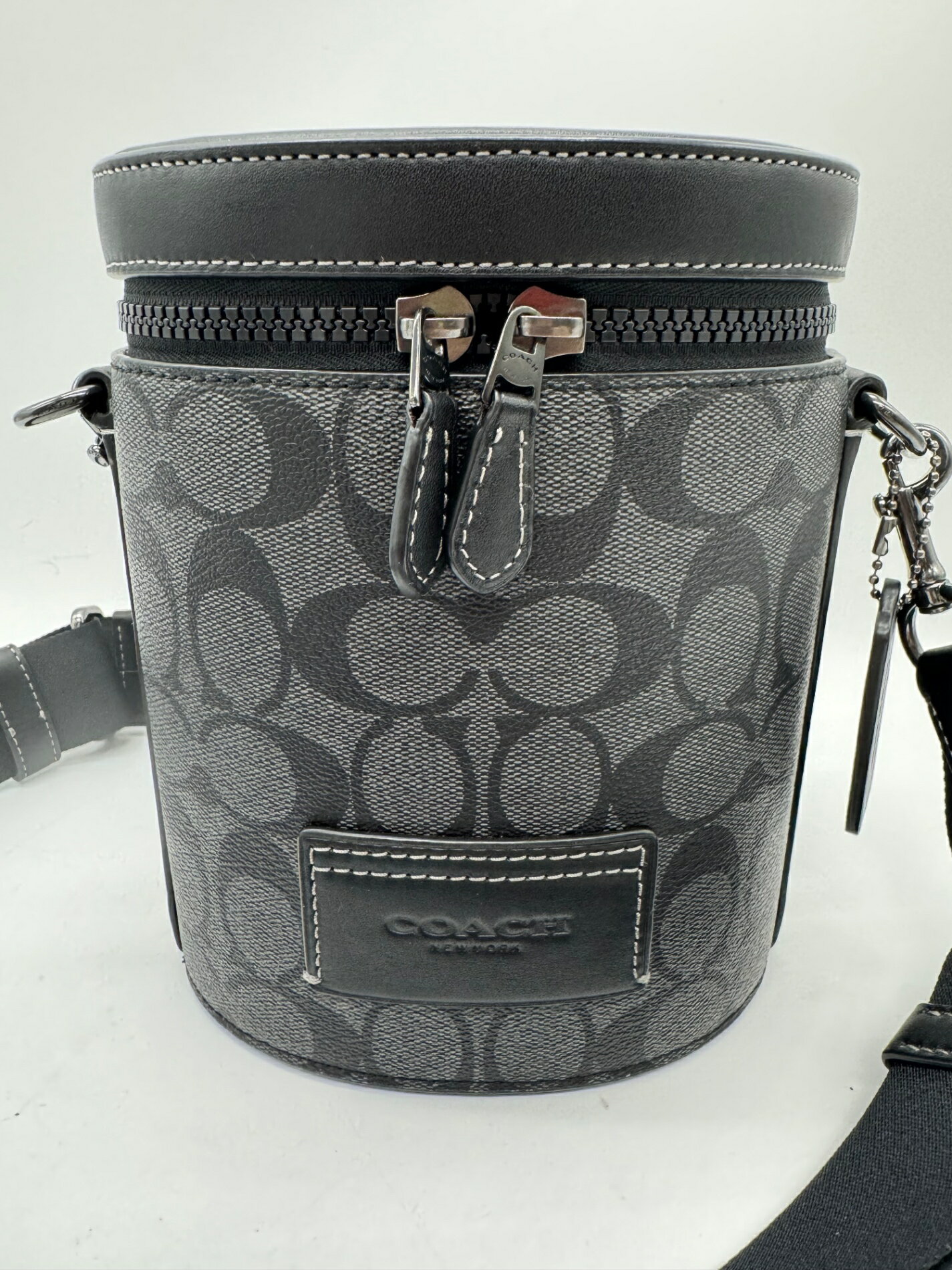 Rakuten - 【超美品】COACH コーチ シグネチャー柄 パレル メンズ ショルダーバッグ P1860