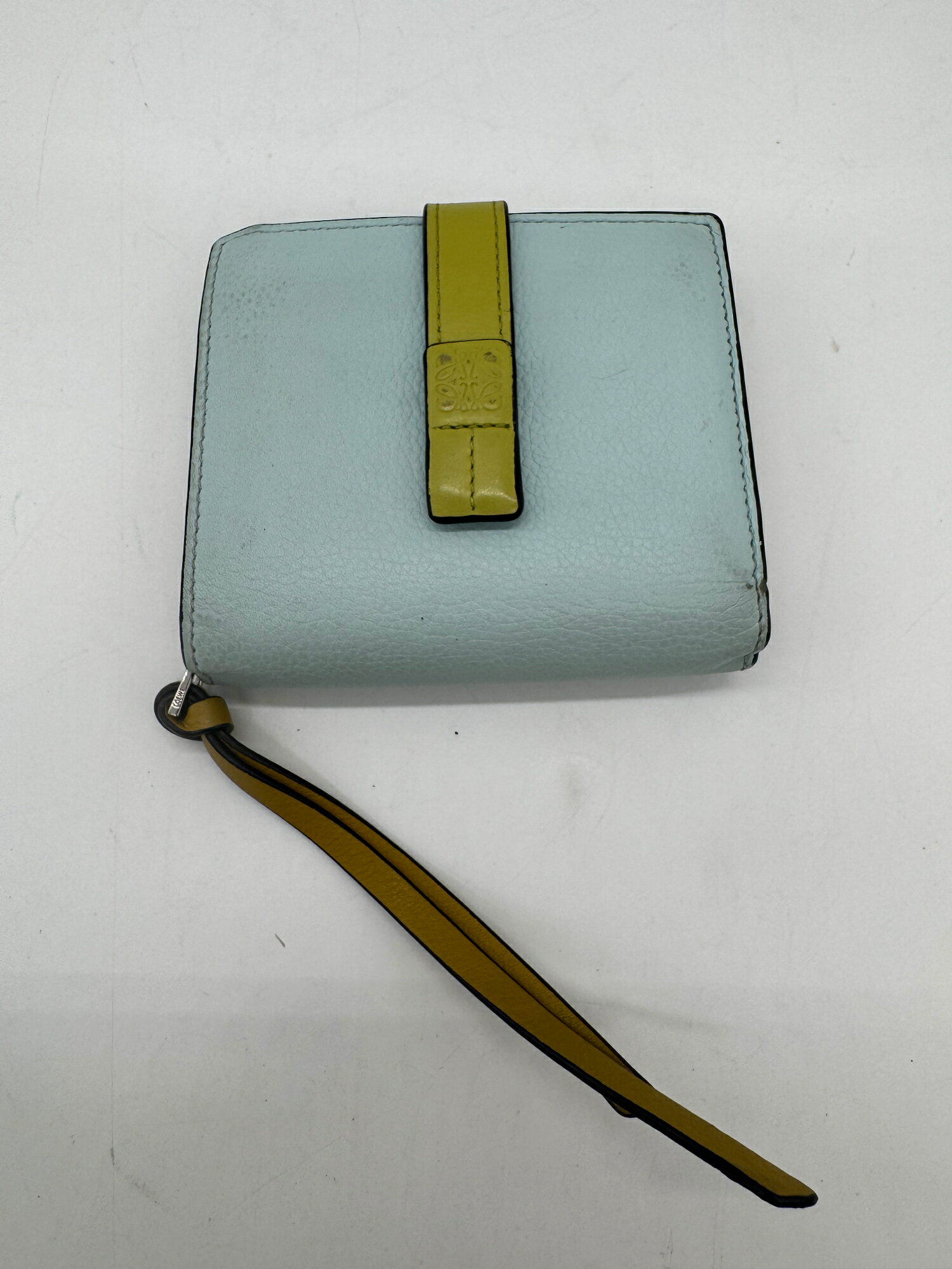 LOEWE ロエベ アナグラム コンパクト 二つ折り財布 102144 ジップ ウォレット 財布 ミニ財布 スペイン製 コンパクト財布 コインケース カードケース 小銭入れ サイフ レディース メンズ 中古 P1281 loewe