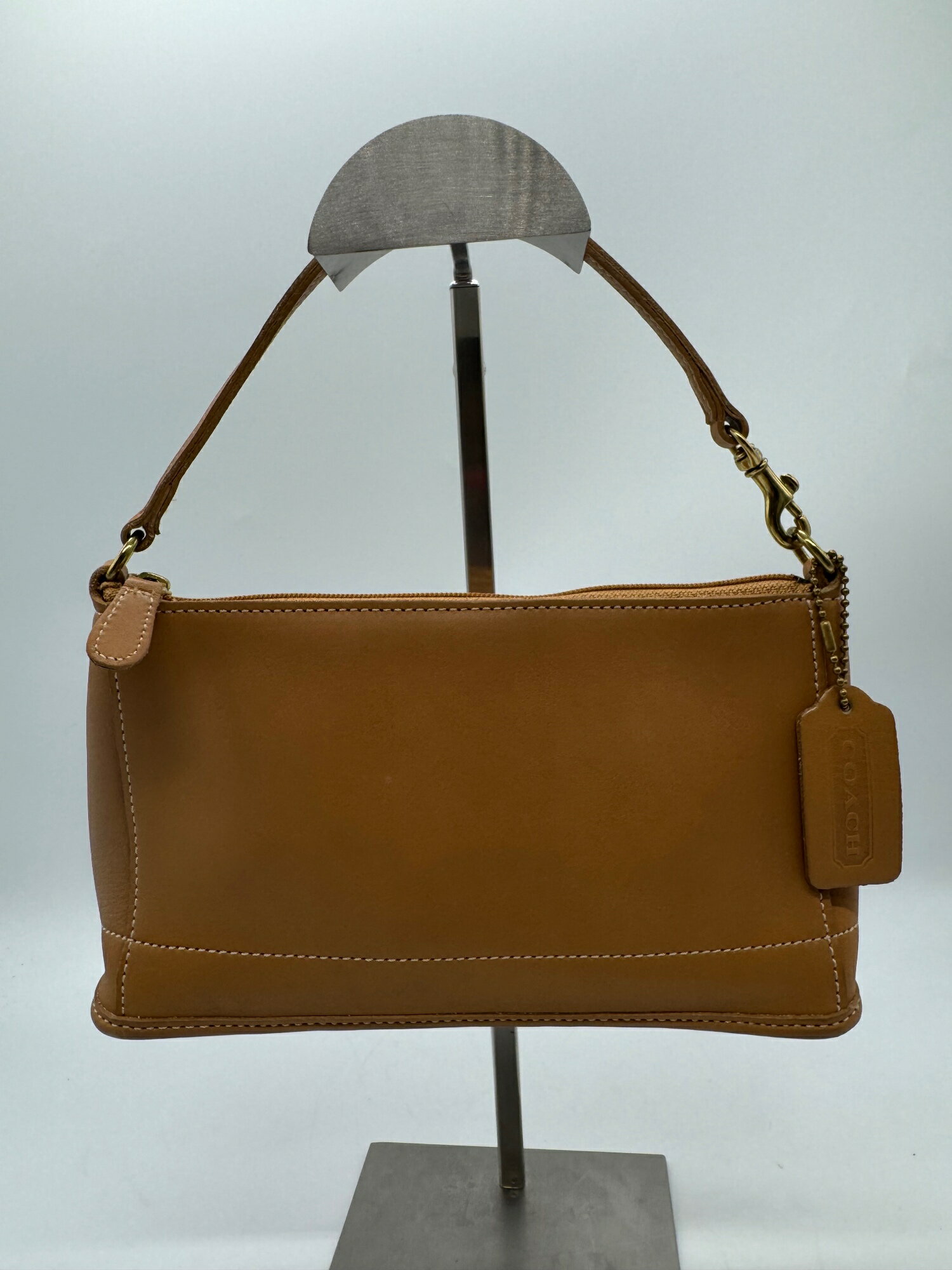 COACH コーチ オールドコーチ ハンドポーチ バッグ 9311 ハンドバッグ ミニバッグ 手提げ かばん カバン 鞄 ベージュ べーじゅ 肌色 薄茶 グローブレザー USA製 アメリカ製 ヴィンテージ ビンテージ Aランク レディース coach oldcoach 中古 P1381