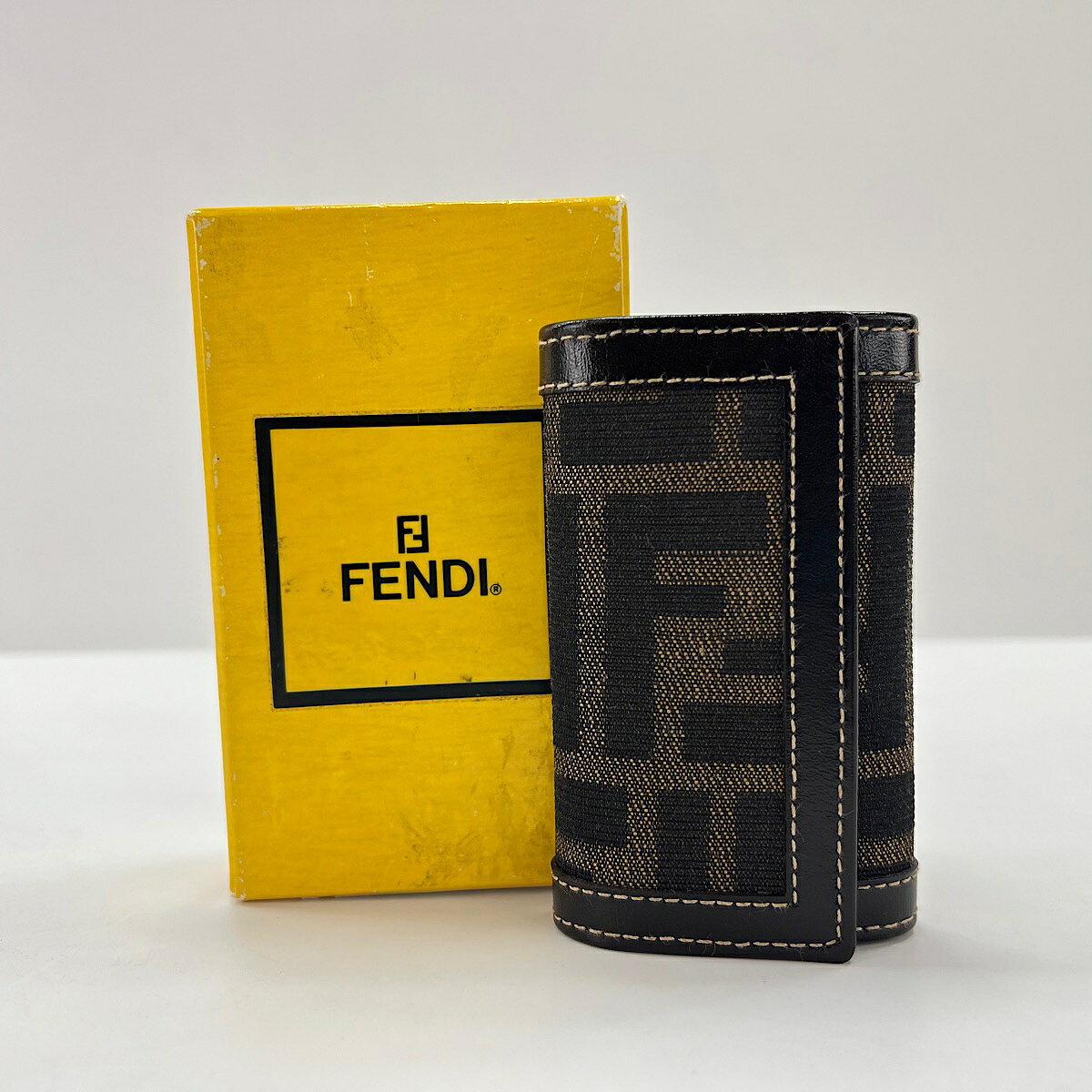 未使用品　箱付き　FENDI フェンディ　キーケース　レザー　イエロー系　希少 楽天市場】fendi キーケース メンズの通販