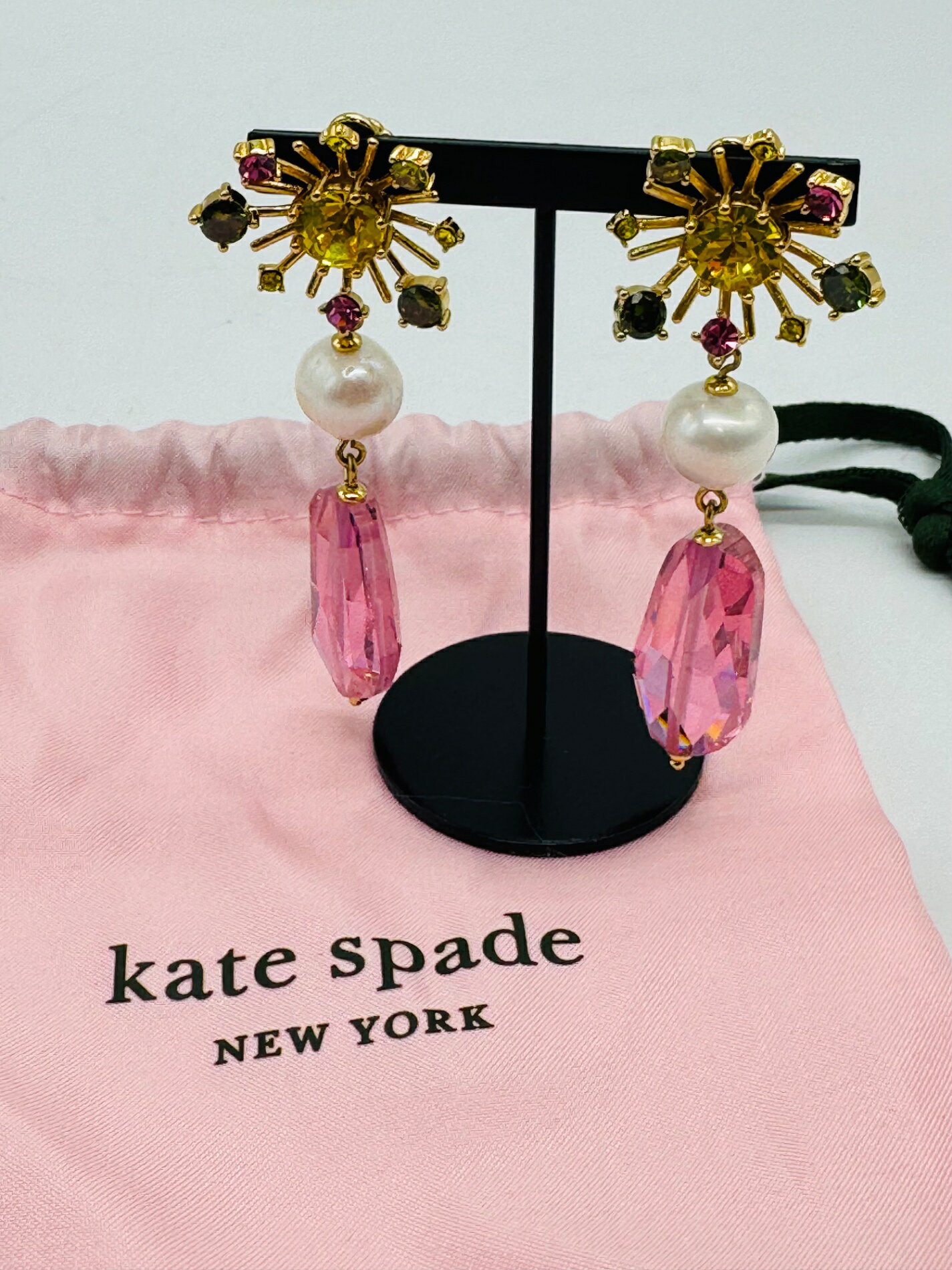 【超美品】 kate spade ケイトスペード 希少 ソーシャル バタフライ リニア ピアス ゴールド 耳飾り イヤリング スイング 揺れる モチーフ レア アクセサリー ジュエリー ファッション 金色 保存袋付 レディース 中古 kate spade P917