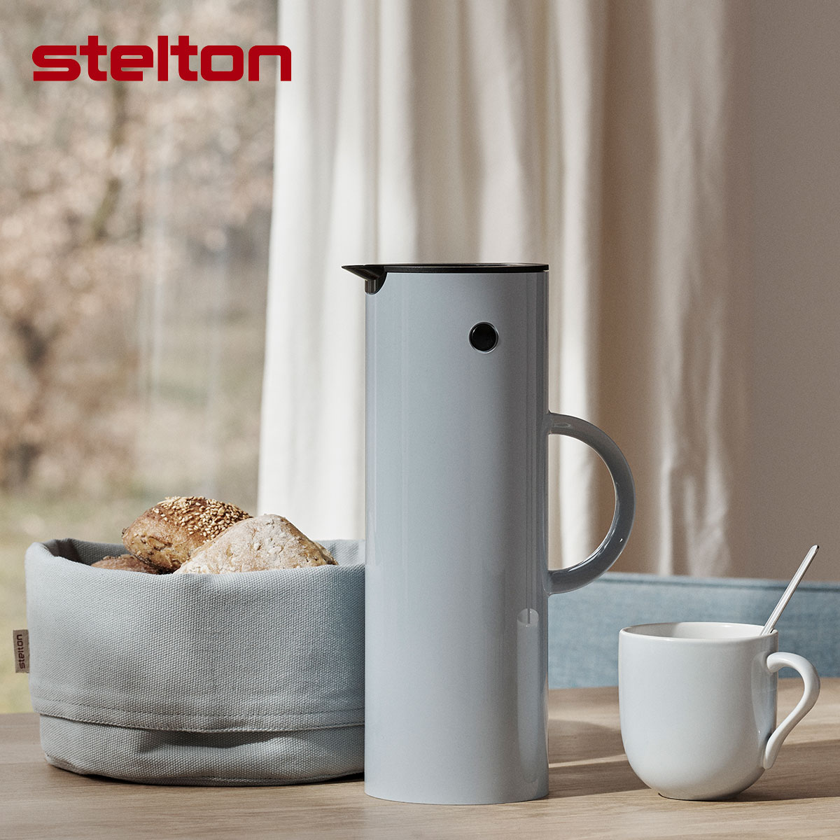 stelton（ステルトン）EM77バキュームジャグ 1.0L クラウド 保温保冷 ポット 魔法瓶 二重構造のガラスボトル 北欧デザイン デンマーク キッチン雑貨 水筒 ボトル おしゃれな北欧キッチン雑貨 プレゼントにもぴったり 二重構造のガラスボトル 【送料込】