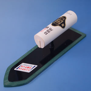 レンガ用ゴム鏝 白柄（片張） 180mm カクマン(本職用) 36