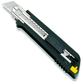 最大6枚まで替刃を本体に内蔵できる連発式。続けて使えるので作業効率がアップ。 替刃はオルファ独自の裏から入れる方式で簡単にセットできます。 オートロック式大型カッター。 出荷時は替刃3枚内蔵。 【付属品】 替刃3枚内蔵 【適合替刃】 オルファカッター替刃（大）(LB10K・LB10B・LB10BS・LB50K・LB50B) 特専黒刃（大）(LBB10K・LBB10B・LBB50K)