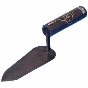 プロ用本焼の柳刃鏝です。狭い所や細かい所の塗り付けに使用します。本職の方に自信を持ってお勧めする手造りの逸品です。サイズは鏝部分の長さです。※こちらの商品は受注生産品のため、納期が2～10日間程掛かります。商品によっては1～2ヶ月程度かかる場合がございます。お急ぎの場合は納期をご確認ください。受注生産品のためご注文受付後のキャンセルはできません。ご了承ください。※画像は本焼120mmです。