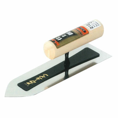 【特長】抜群の耐久力！鏝板にかかる力を全面に分散し摩耗がほぼ均一背金幅をバランス良く加工し、鏝板にかかる力を分散。両端の接着面積が広く、耐久力もアップ。理想的な背金のしなりで抜群の使いやすさ。長時間使用してもヒズミに強い。背金が取れないハードトランダム接着(R)有機溶剤(シンナー類)に浸けて洗ってもはがれることがありません。【仕様】板厚：0.5mmサイズ：120mm本焼コテ板・背金：焼入鋼(SK-5)柄首：鉄(SPHC)※商品画像は代表画像です。サイズによって実物と異なります