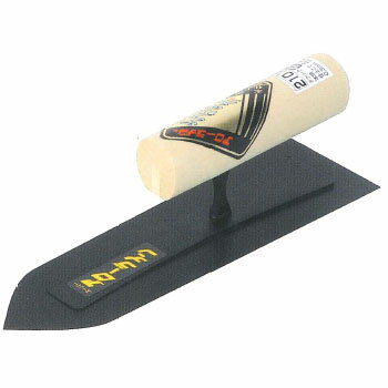 【特長】フッ素樹脂加工で悩みを解決。手入れが簡単・すべりがよい。近年多く使用されている硬化時間の早い材料は「鏝に付き取れなくなる」という声にお応えして、アローラインでは、鏝にフッ素樹脂加工を施し材料が付きにくく、取れやすく、手入れが簡単な「テフリックシリーズ」を開発。背金幅をバランス良く加工し、鏝板にかかる力を分散。理想的な背金のしなりで抜群の使いやすさ。ハードトランダム接着(R)で有機溶剤(シンナー類)に浸けて洗ってもはがれることがありません。【仕様】板厚：0.3mmサイズ：210mmコテ板・背金：焼入鋼(SK-5)柄首：鉄(SPHC)※商品画像は代表画像です。サイズによって実物と異なります