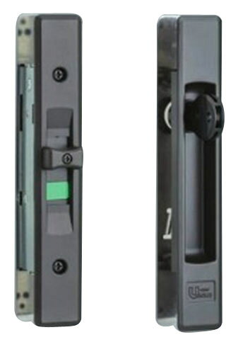 特徴操作性・防犯性を重視。耐ピッキング性能10分以上。簡単な交換作業であらゆる主要メーカーに対応開け閉め簡単な引手形状シャッター付きカギ穴ウェーブキーシリンダー採用仕様取付扉厚：20～40mm標準切り欠き：幅21～23mm×高さ110～125mm対応切り欠き：幅21～23mm×高さ110～150mm(化粧座使用)標準チリ：5～8mm対応チリ：5～12mm(ライナーまたは化粧座使用)シリンダー：5枚タンブラー/ウェーブキー5本付長座：外側/アルミ塗装、内側/SAS樹脂カラー：アンバーライナー：ポリプロピレン樹脂/ライナー4枚・化粧座4枚※メーカーからの取寄せ商品のため、ご注文後のキャンセル、返品、交換はできません。メーカーからの取寄せ商品のため、お客様都合によるご注文後のキャンセル、返品、交換はできません。受注後にメーカー在庫を確認いたします。万一、メーカーにて欠品や廃番の場合は商品をご用意できない場合がございます。その場合は、メールにてご連絡させて頂きますので、ご注文後、当店から届くメールを必ずご確認宜しくお願い致します。ご注文はキャンセルさせて頂くことがございますので、予めご了承お願い致します。