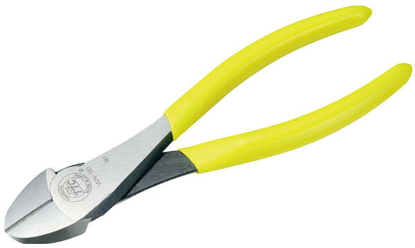 特徴ステンレス線・鉄線が切れて、VVF1.6mm×3心も切断可能。仕様全長：182mm頭部幅：29mm頭部厚：12mm柄幅：50mm刃長：23mm重量：220g切断能力：ステンレス2.0φmm、軟鉄線(針金)2.6φmm、銅線3.6φmm、真鍮3.0mm、より線8.0平方mm、VVFケーブル1.6×3芯※上記能力以上の対象物を切断しないでください。材質材料：機械構造用炭素鋼(S58C)焼入れ：無酸化全体焼入れ、刃部高周波焼入れ全体硬度：42～50HRC刃部硬度：58～64HRC柄被覆：塩化ビニル表面処理：錆防止油使用※メーカーからの取寄せ商品のため、ご注文後のキャンセル、返品、交換はできません。
