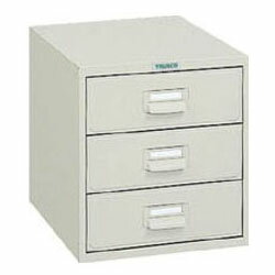 仕様間口×奥行×高さ：253×333×287mm引出し：A4深型3個引出し内寸間口×奥行×高さ：228×327×79mm鍵なしタイプ完成品質量：4.9kg特徴深型タイプは、書類の保管だけでなく、部品などの保管に最適です。材質/仕上げスチール生産国 日本