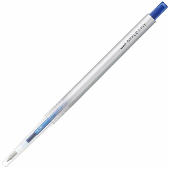 特徴スリムボディなので、ペンケースにたくさん入れてもかさばりません。耐水性・耐光性に優れた顔料インクを使用しています。そのまま使えるゲルインクボールペン ノック式(リフィル入)。仕様インク色：ブルーボール径：0.28mmサイズ：軸径φ8.2×厚さ8.2×全長141.2mm重量：5.6g機構：ノック式軸仕上：先軸/PC樹脂、後軸/PC樹脂+転写印刷※(財)日本産業デザイン振興会選定グッドデザイン商品メーカーからの取寄せ商品のため、ご注文後のキャンセル、返品、交換はできません。万一、メーカーでの欠品や廃番により商品をご用意できない場合はご連絡いたします。