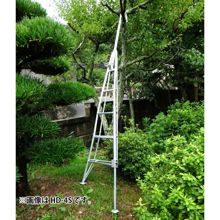 【特長】凸凹の地形に対応！幹に立て掛ける、または丈夫な枝に引っ掛けて使います。樹が密集している場所や枝が混みあっている場所など、三脚の設置が困難な狭い場所で活躍します。片側の脚がスライドして、地形に合わせて無段階に長さ調節できます。先端が500mm伸びます。（100mmピッチで5段階）足幅610mm とてもスマートで、狭い場所に最適です。頭部の形状は、フック型のタイプになります。日本で唯一、10年かけて開発したA7000系オリジナル材を使用。一般的なアルミ材よりひび割れに強く強度が高いため、軽量化を実現。熟練の職人の手造りで、安心・安全・高品質の国産品。【仕様】全長：4.77m～5.27m有効使用高さ：3.36m重量：6.9kg※大型商品のため、本州以外の地域にはお届けできません。地域によっては別途配送料がかかる場合がございます。メーカーからの直送商品のため、代金引換・後払い決済のお支払いはご利用頂けません。こちらの商品は、システム上、日時指定・時間帯指定を指定してご注文は可能となりますが、日付指定・時間指定をお受けできません。運送会社の都合上の配送となります。受注生産品のため、お届けまでお日にちを頂く場合がございます。お客様都合によるご注文後のキャンセル、返品、交換はできません。ご注文確定後のキャンセル、返品、交換はできません。また、個人宅にお送りすることが出来ません。企業様へのお送りのみとなり、車上渡しになります。企業のお名前を配送先のご住所、または備考欄にご記入下さい。階層がある建物は、玄関先などの1階で商品の受け渡しとなります。受注後にメーカー在庫を確認いたします。万一、メーカーにて欠品や廃番の場合は商品をご用意できない場合がございます。その場合は、メールにてご連絡させて頂きますので、ご注文後、当店から届くメールを必ずご確認宜しくお願い致します。ご注文はキャンセルさせて頂くことがございますので、予めご了承お願い致します。