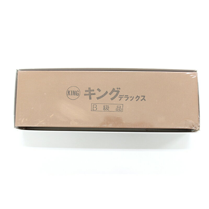 商品に欠けの傷があり、数量限定の在庫処分価格での販売です。売り切れの場合はご容赦ください。商品発送後のキャンセル、返品、交換は出来ません。定番商品「キング デラックス 仕上げ砥石 1000番」のB級品です。使い勝手は全く同じですが、欠けや焼ムラ等の理由で、メーカー正規の検品基準に満たなかった商品です。※メーカーより不定期で入荷しておりますので完売の際はご容赦ください。鉋(かんな)、鑿(のみ)、包丁、ハサミ、ナイフ、その他精密刃物などの中研ぎ用砥石です。特殊砥材にて製作されていますので、品質は永久不変。天然砥石以上のシャープな研ぎ味を発揮し、作業効率を高めます。サイズ/mm：207×66×34