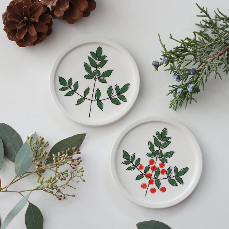 【Mustakivi ムスタキビ PIKKU 小皿】ピック 北欧 キッチン 食器 豆皿 石本藤雄 フィンランド 植物 花 ギフト プレゼント ■ラッピング無料のサムネイル