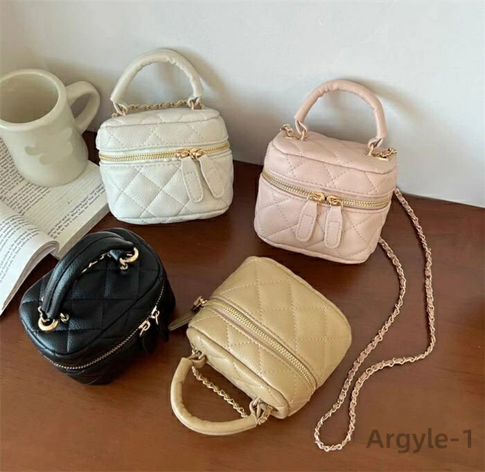 【送料無料】レディース フェイクレザー トートバッグ 大容量 鞄 かばん かわいい おしゃれ 合皮 無地 仕事鞄 通勤 通学 旅行 カバン