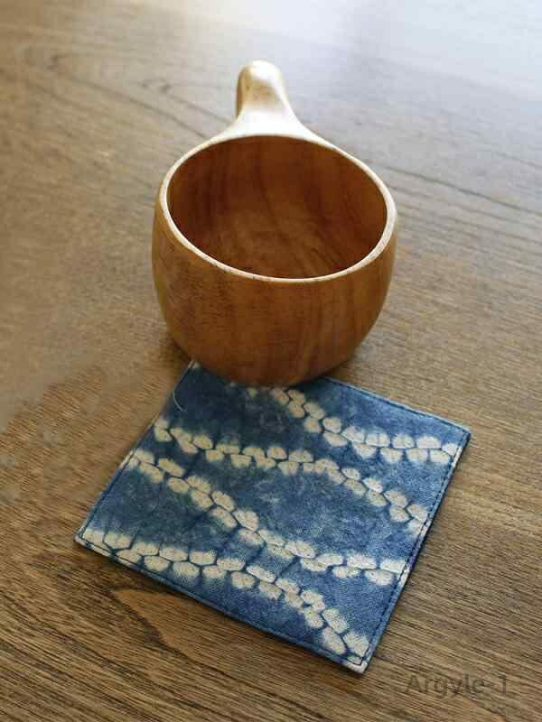 【送料無料】コースター おしゃれ キッチン 雑貨 インテリア 絞り染め コットン リネン 生地 布製 断熱 吸水性 テーブル マット 茶道 四角形 青 コップ ...