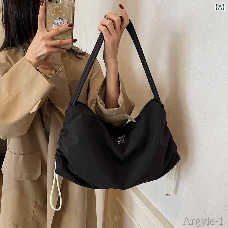 【送料無料】レディース バッグ 普段使い 質感大容量 脇 ショルダー 春夏 ナイロン スクエア ピロー 通勤