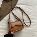 【送料無料】レディース バッグ 普段使い ミニ 小さめ イヤホン ミニ 斜め 掛け チェンジ リップスティック