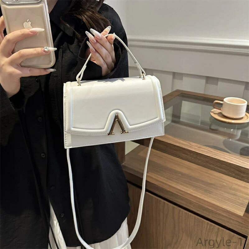 【送料無料】きれいめ フォーマル カジュアル 軽量 大人 小さめ 斜めがけバッグ ショルダーバッグ レディース