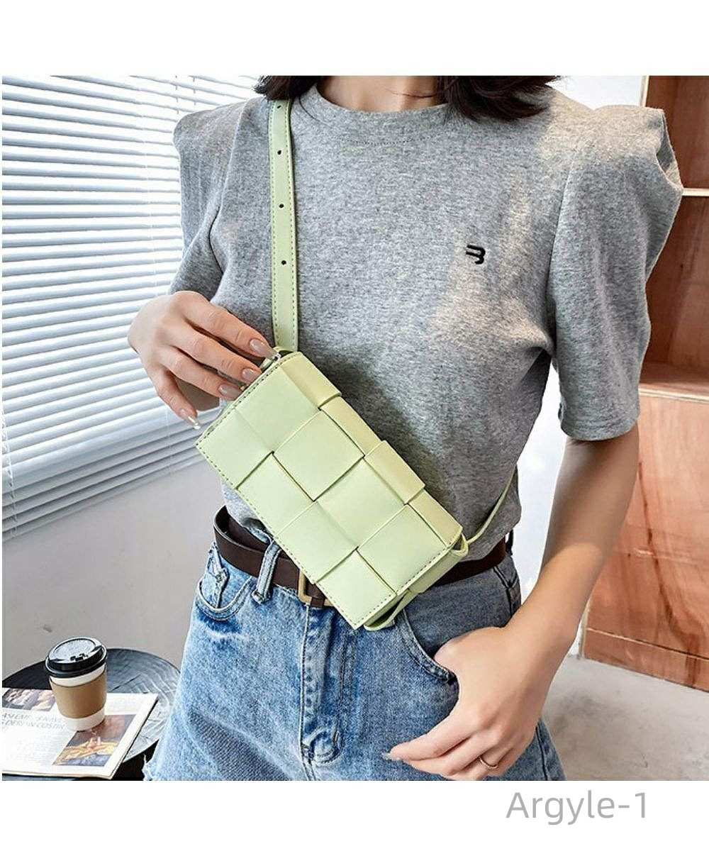 【送料無料】シンプル 大人可愛い スクエアバッグ ミニバッグ ショルダーバッグ フェイクレザー センスが光る大人ラインのボディバッグ