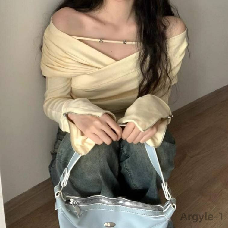 【送料無料】かわいい 薄手 伸縮性 スマート 細身 スリム 襟なし Vネック 萌袖 長袖 Tシャツ プルオーバー ロンT トップス レディース