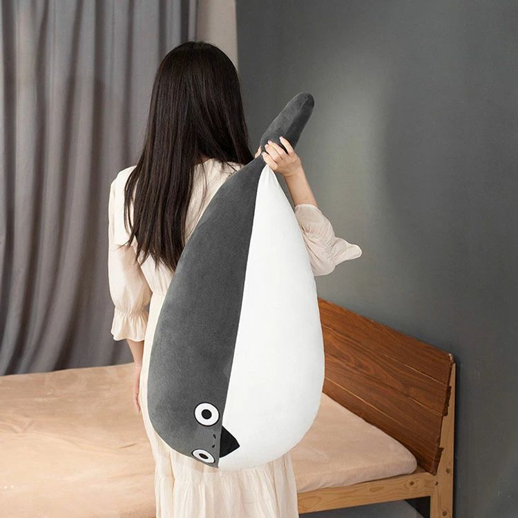 サカバンバスピス ぬいぐるみ 抱き枕 古代魚 面白い 寝かしつけ クッション キッズ 雑貨 お誕生日 女性 かわいい 子供 おもちゃ ふわふわ 特大 動物ぬいぐるみ 癒し 極上肌触り 柔らかい インテリア 彼女 ギフト 3