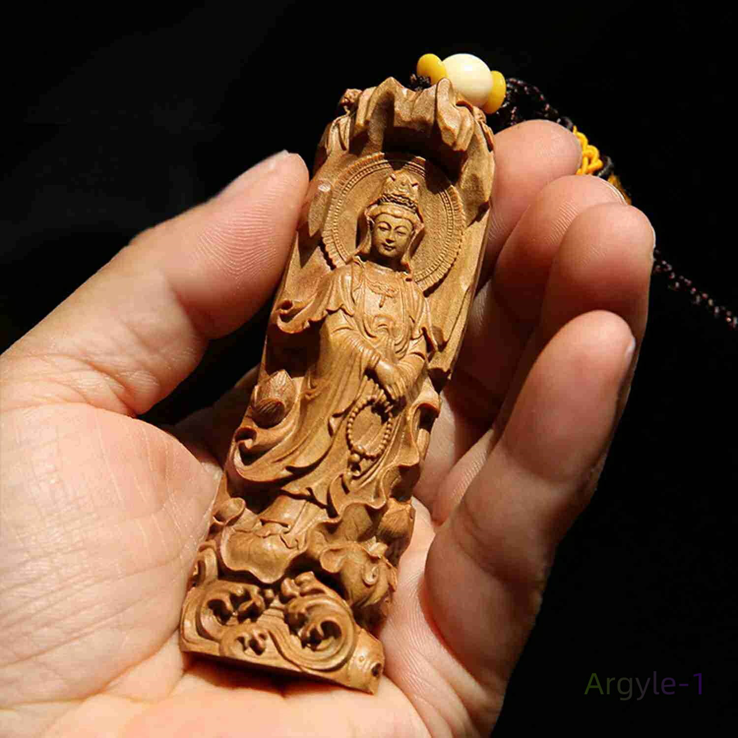 縁起物 風水 開運 厄除け 9cm お守り 仏像 木製彫刻 香木 白檀 オーストラリア 木彫り 観音菩薩 風水 観音像